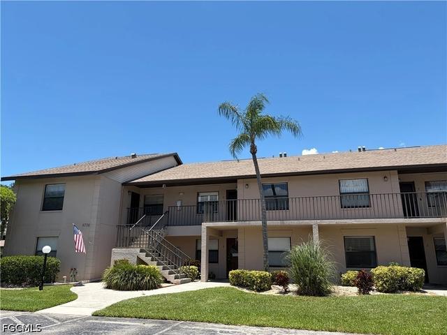 5735 Foxlake Dr #6, North Fort Myers, FL 33917