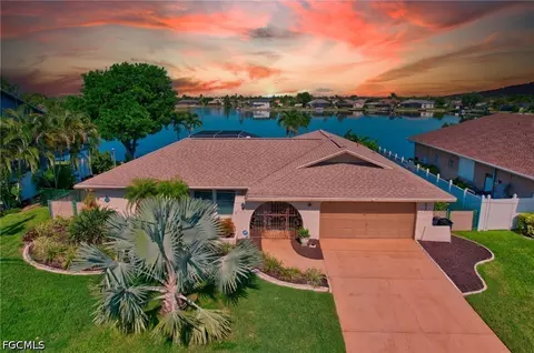 28 SE 12th Ave, Cape Coral, FL 33990