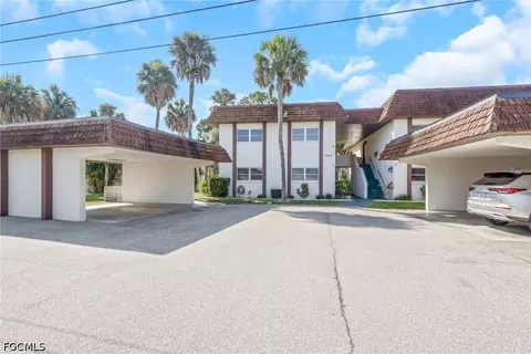 723 Golf Club Dr #1, North Fort Myers, FL 33903