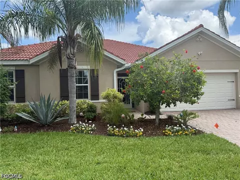 3217 Birch Tree Ln, Alva, FL 33920