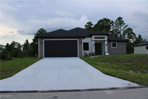 458 Windsor Ave S, Lehigh Acres, FL 33974