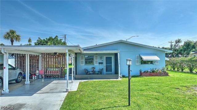 2201 Croton Ct, Lehigh Acres, FL 33936
