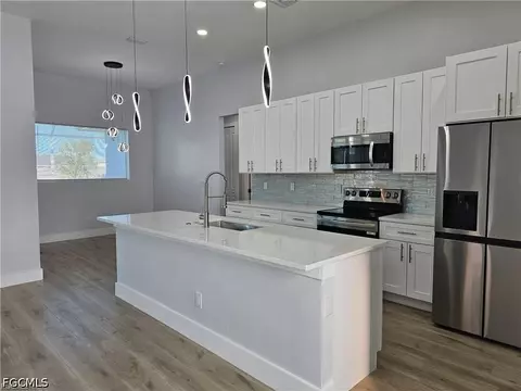 1425 NW 1st St, Cape Coral, FL 33993