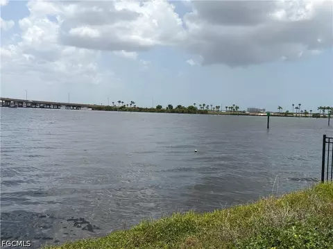 4435 SE 20th Pl, Cape Coral, FL 33904