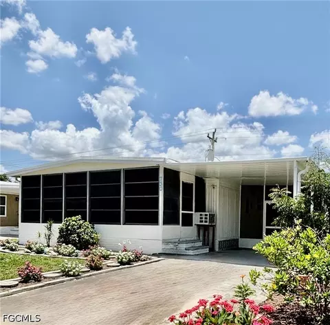 730 Knotty Pine Cir, North Fort Myers, FL 33917