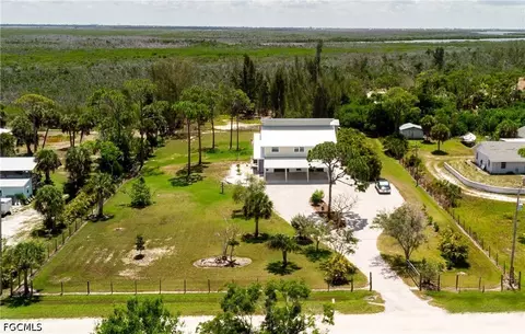 8626 Redwood Dr, Saint James City, FL 33956