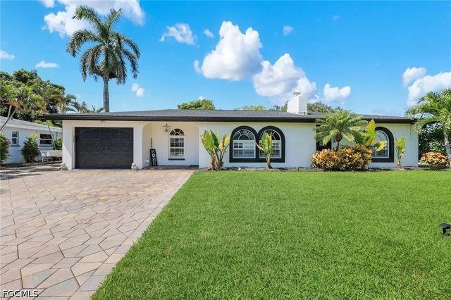 8327 Riviera Ave, Fort Myers, FL 33919