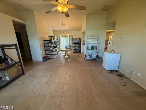 827 NE 17th Ter, Cape Coral, FL 33909