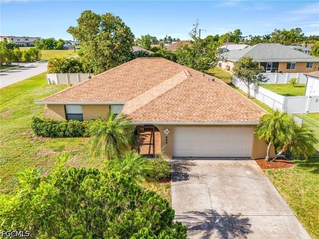820 SW 16th Ter, Cape Coral, FL 33991