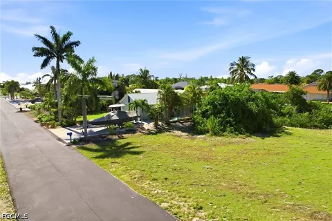 3759 Manatee Dr, Other, FL 33956