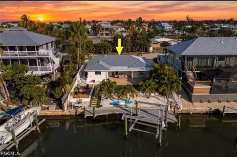 3571 Emerald Ave, Saint James City, FL 33956