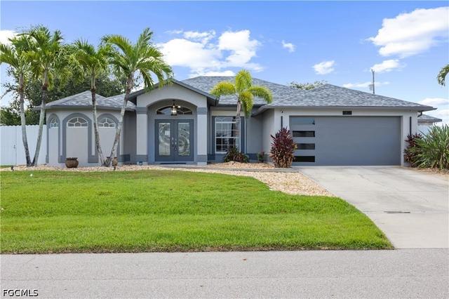 1813 SE 8th Ave, Cape Coral, FL 33990
