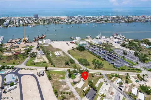47 Oyster Bay Ln, Fort Myers Beach, FL 33931