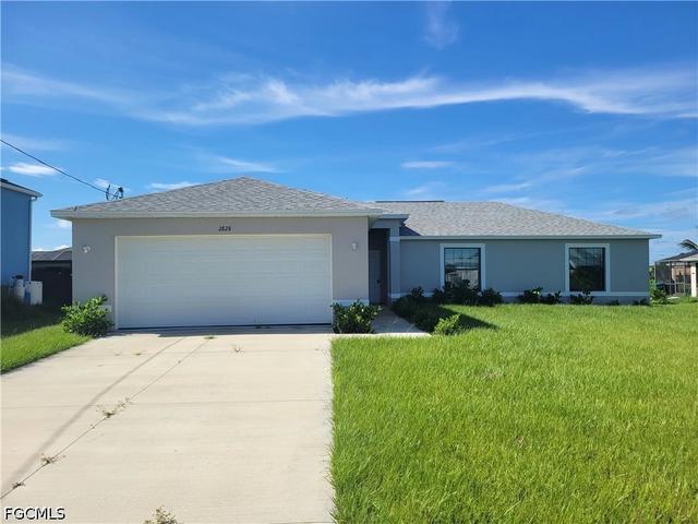 1105 NE 6th Pl, Cape Coral, FL 33909