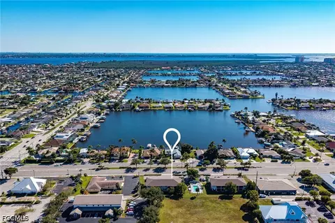 423 Cape Coral Pkwy W #202, Cape Coral, FL 33914
