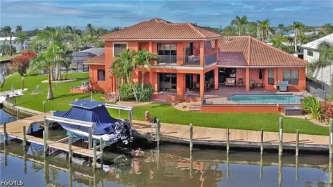 447 Avalon Dr, Cape Coral, FL 33904