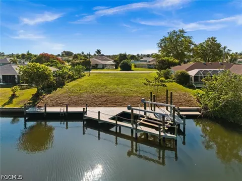 3022 SE 6th Ave, Cape Coral, FL 33904