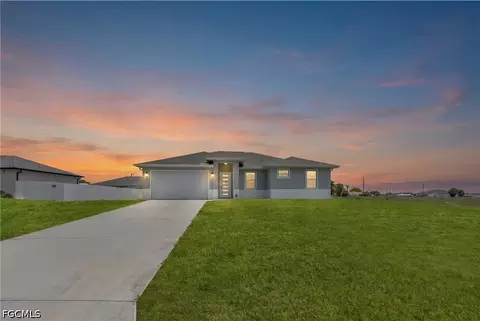 1049 Solar Ct, Labelle, FL 33935