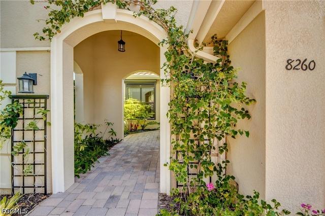 8260 Venetian Pointe Dr, Fort Myers, FL 33908