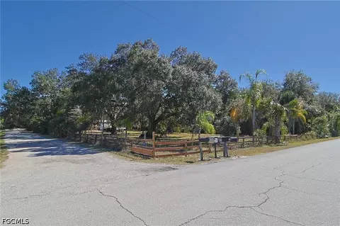 2971 Styles Rd, Alva, FL 33920