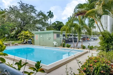 2544 1st St #107, Fort Myers, FL 33901