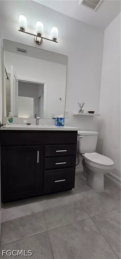 Bath - 7510 Rockefeller Dr, Naples, FL 34119 photo 6 of 7