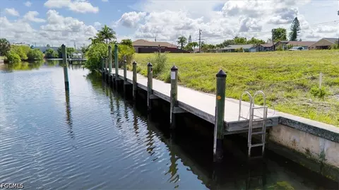 1102 SE 13th Ave, Cape Coral, FL 33990