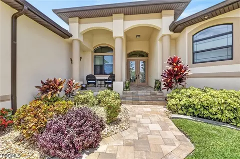 5346 Malaluka Ct, Cape Coral, FL 33904