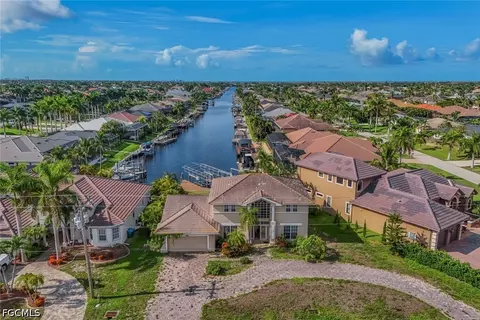 2502 Cape Coral Pkwy W, Cape Coral, FL 33914