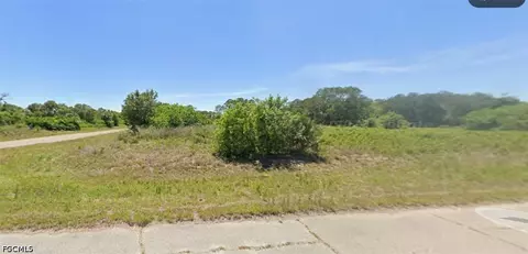 1118 Silverfish Dr, Labelle, FL 33935 photo 2