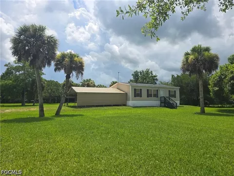 1163 Saddle Ln, Moore Haven, FL 33471 photo 4