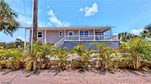 8161 Moyer Ln, Bokeelia, FL 33922