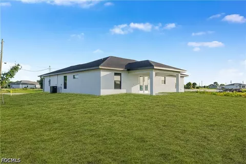Exterior - 1055 Pluto Ct, Labelle, FL 33935 photo 2 of 3