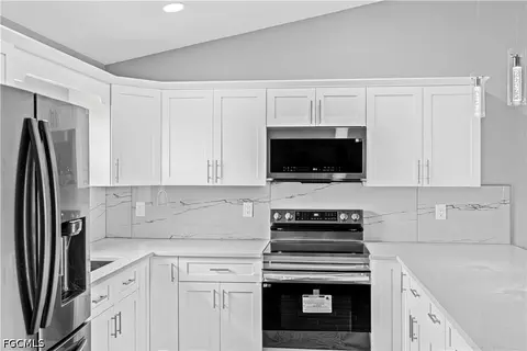 1055 Pluto Ct, Labelle, FL 33935 photo 21