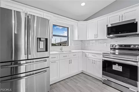 1055 Pluto Ct, Labelle, FL 33935 photo 23