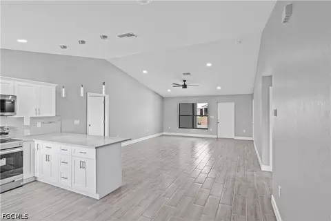 1055 Pluto Ct, Labelle, FL 33935 photo 13