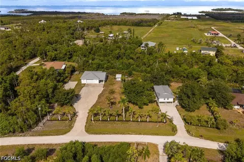8787 Kodiak Ln, Saint James City, FL 33956