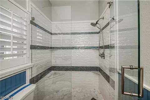 Bath - 3296 Hampton Blvd, Alva, FL 33920 photo 6 of 6
