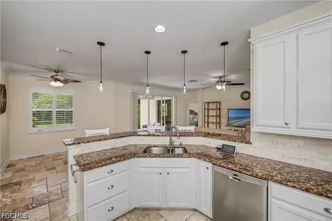 Kitchen - 3296 Hampton Blvd, Alva, FL 33920 photo 2 of 3