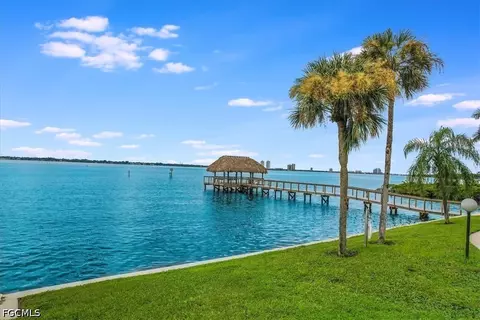 1540 Admiralty Cir #6, North Fort Myers, FL 33917