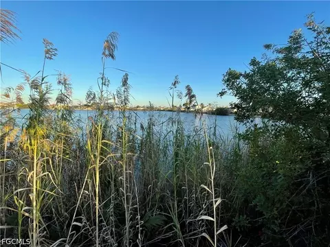 1701 NW 14th Ave, Cape Coral, FL 33993