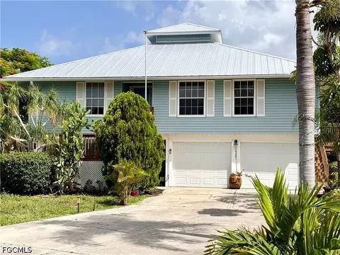 14281 Pacosin Ct, Bokeelia, FL 33922