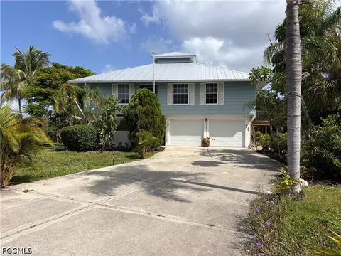 14281 Pacosin Ct, Bokeelia, FL 33922