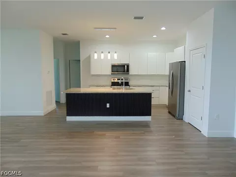 9020 E Castle Cir, Labelle, FL 33935 photo 4