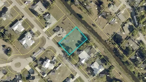 192 E Mariana Ave, North Fort Myers, FL 33917