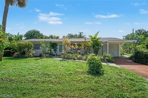 1564 Ixora Dr, North Fort Myers, FL 33917