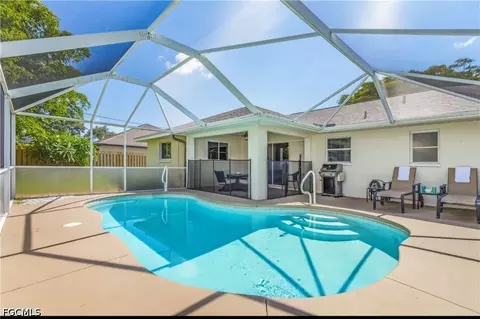 505 SE 9th Pl, Cape Coral, FL 33990