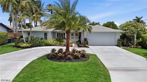 405 Prather Dr, Fort Myers, FL 33919