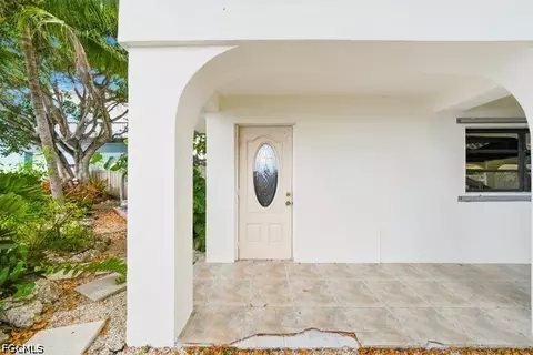 Exterior - 154 Redwing Rd, Tavernier, FL 33070 photo 2 of 5