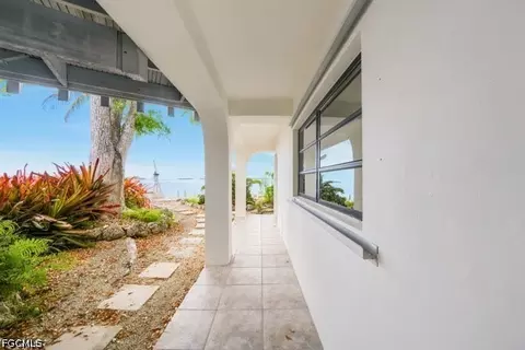 Exterior - 154 Redwing Rd, Tavernier, FL 33070 photo 4 of 5